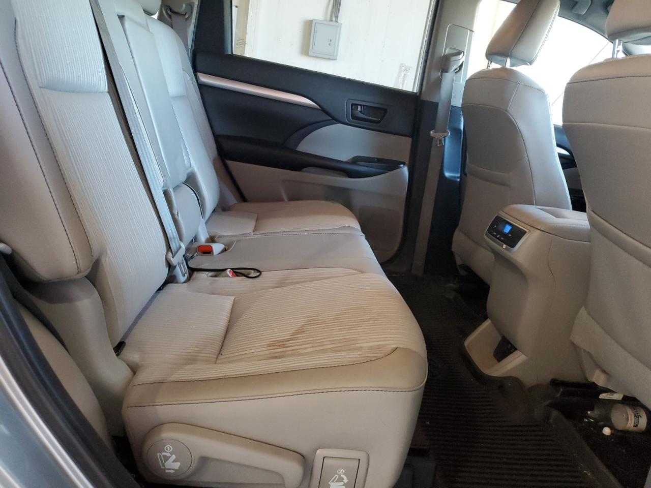 2019 Toyota Highlander, LE