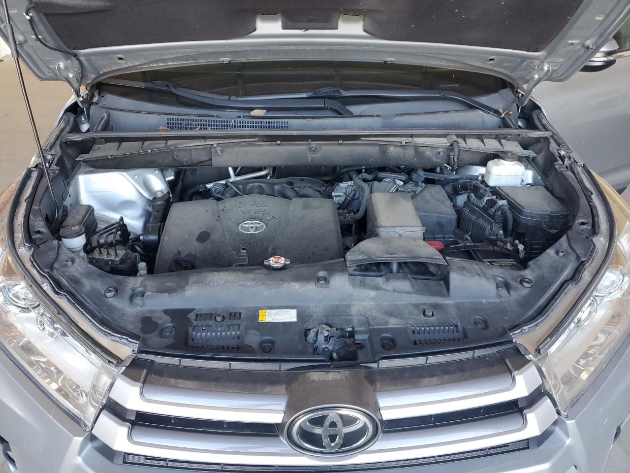 2019 Toyota Highlander, LE