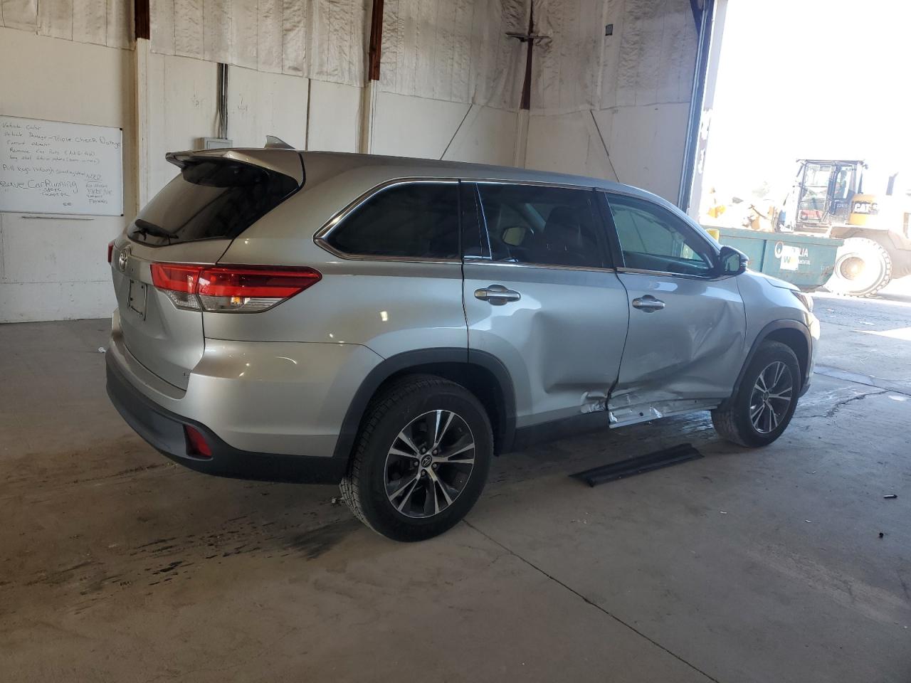2019 Toyota Highlander, LE