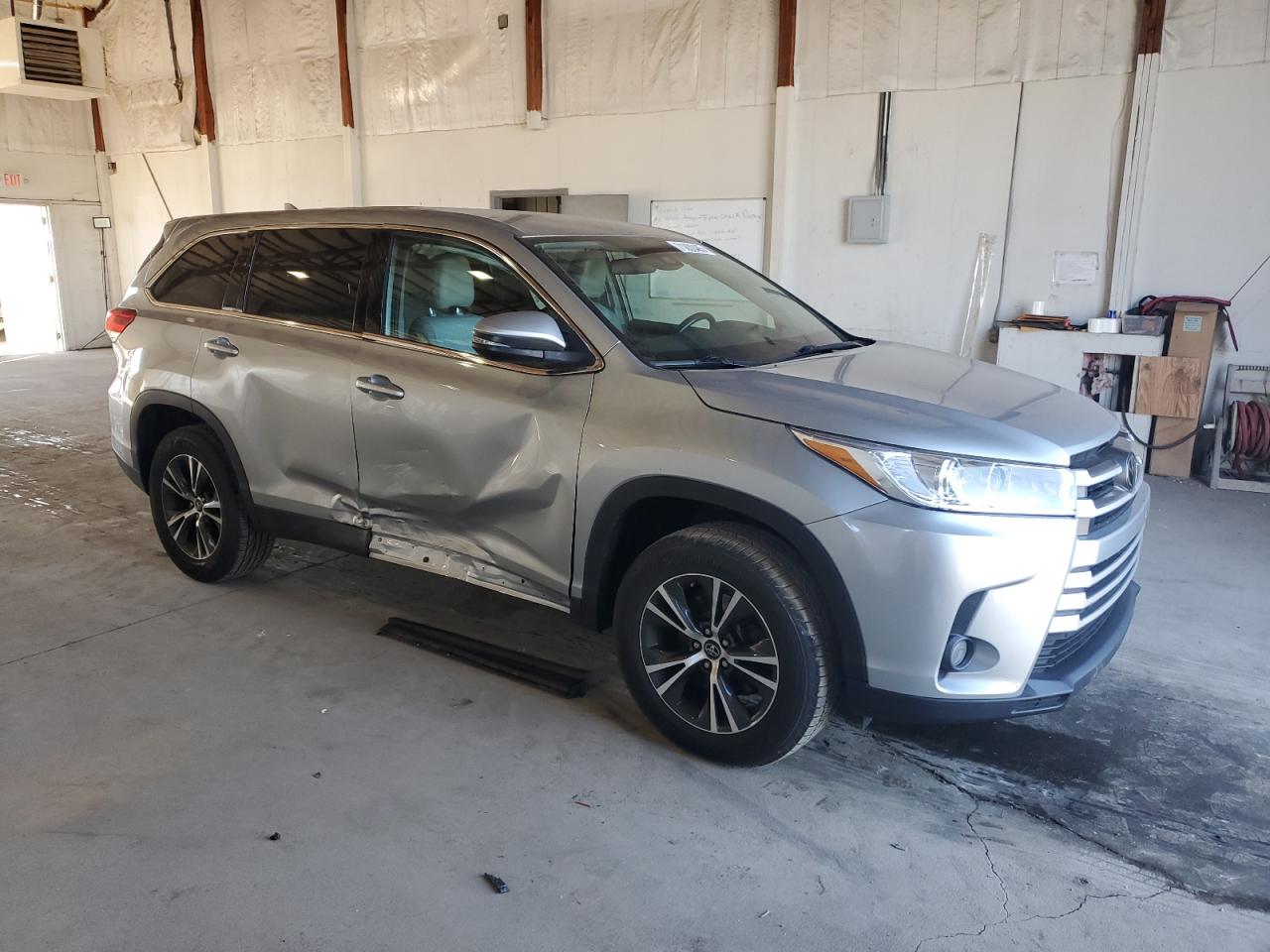2019 Toyota Highlander, LE